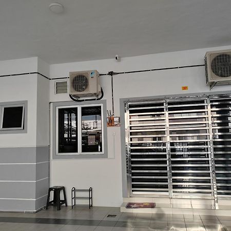 My Homestay Sitiawan - Astronaut Space House 8 Pax Dış mekan fotoğraf