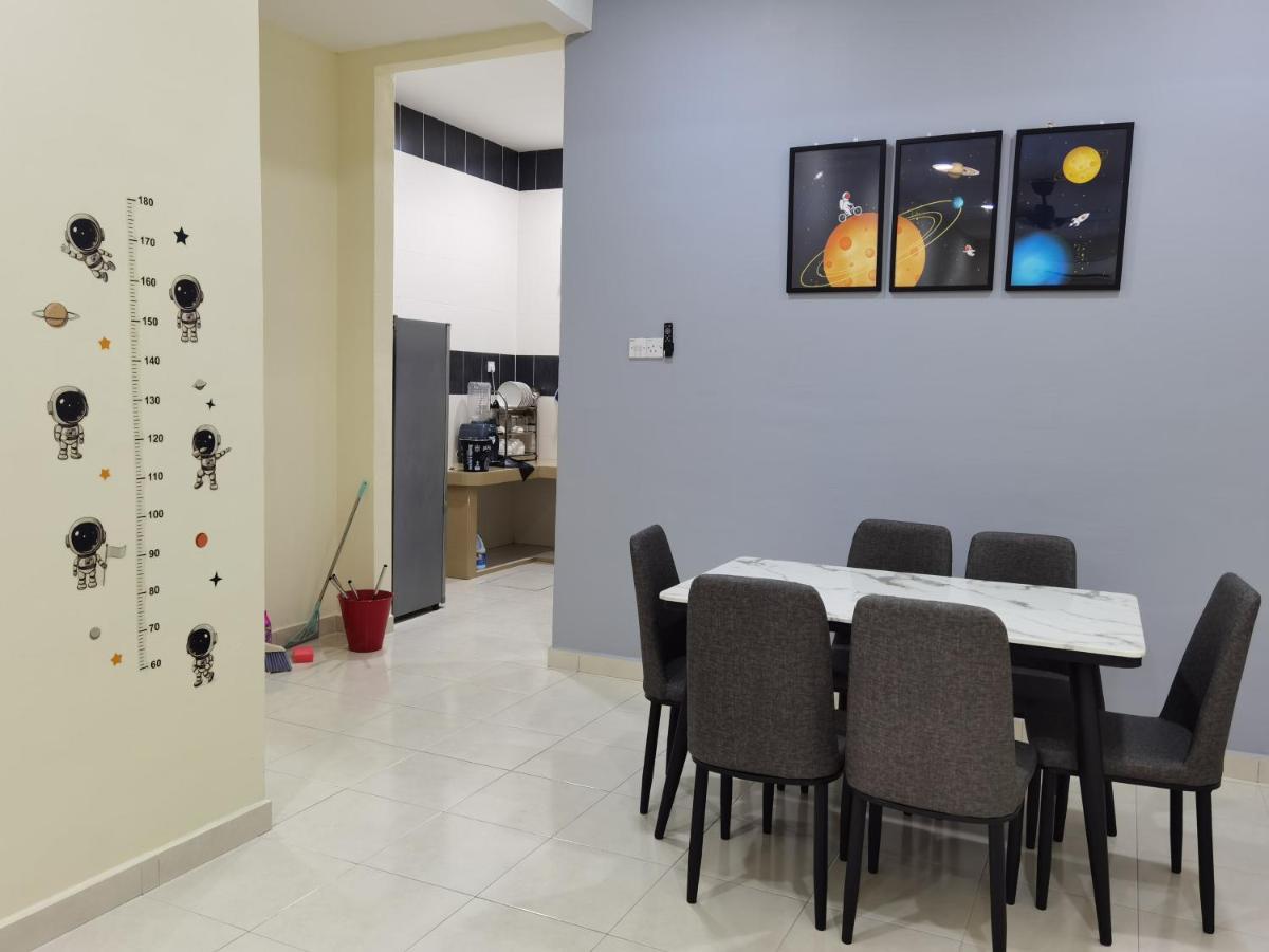 My Homestay Sitiawan - Astronaut Space House 8 Pax Dış mekan fotoğraf
